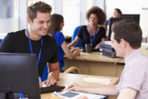  Auxiliar de secretaria escolar